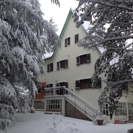 B&B Gli Scoiattoli Rocca di Mezzo Exterior foto