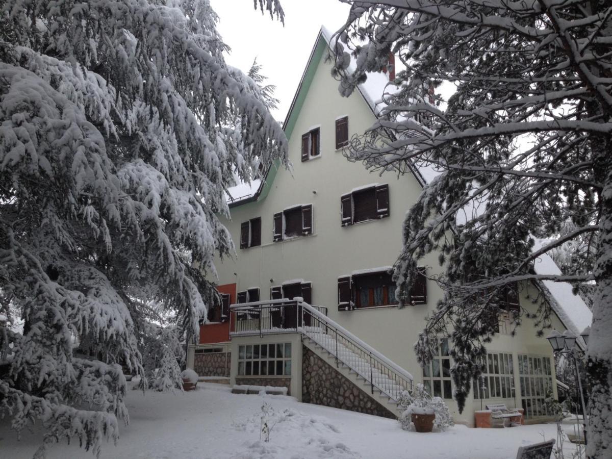 B&B Gli Scoiattoli Rocca di Mezzo Exterior foto